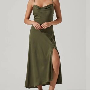 ASTR Gaia Midi Dress